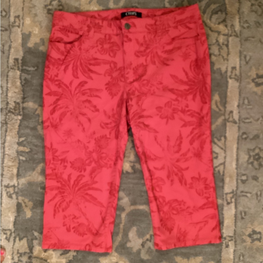 CHAPS Denim Red on Red Floral Cropped Pants.  Womens Size 8.